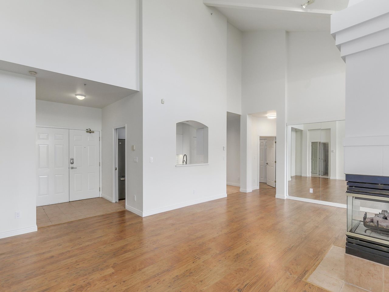 604 3600 Windcrest Drive, North Vancouver V7G 2S5 Vista Realty