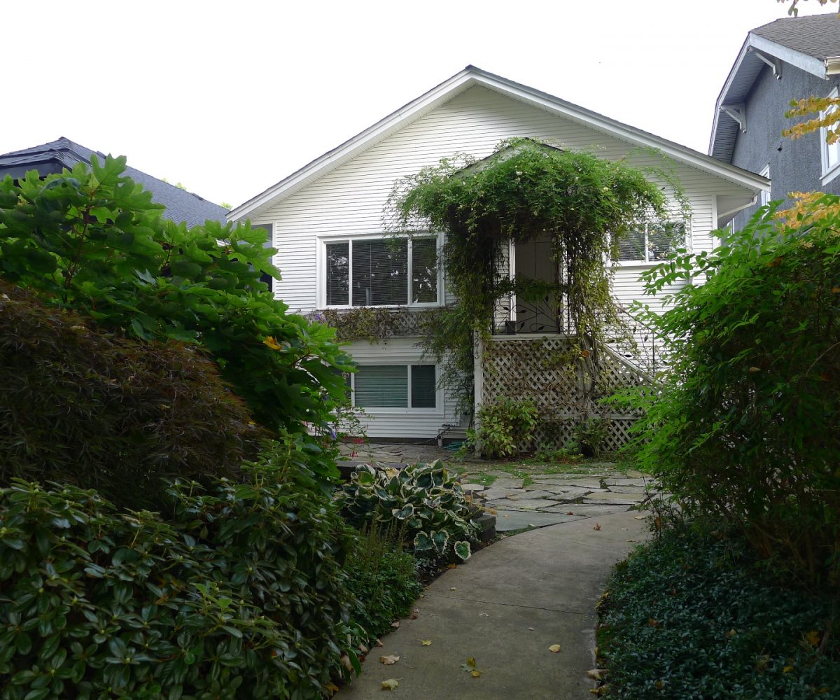 3273 11th Avenue W, Vancouver BC V6K 2M9