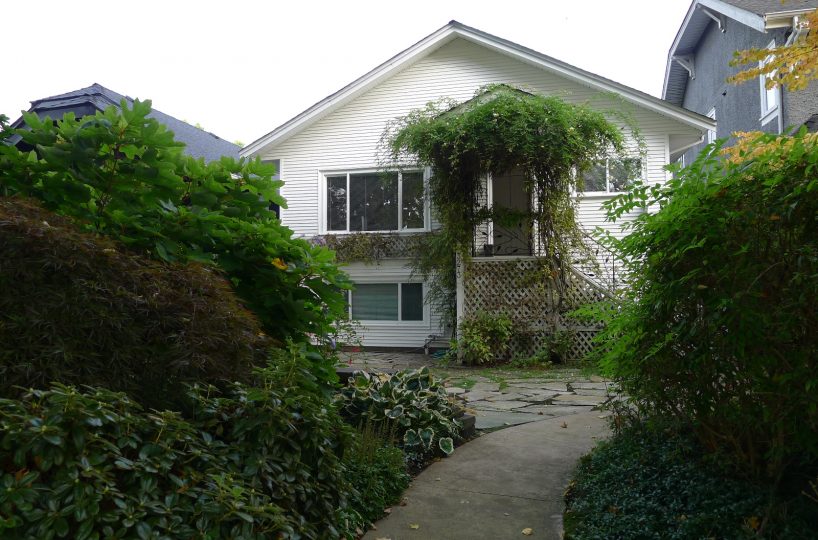 3273 11th Avenue W, Vancouver BC V6K 2M9