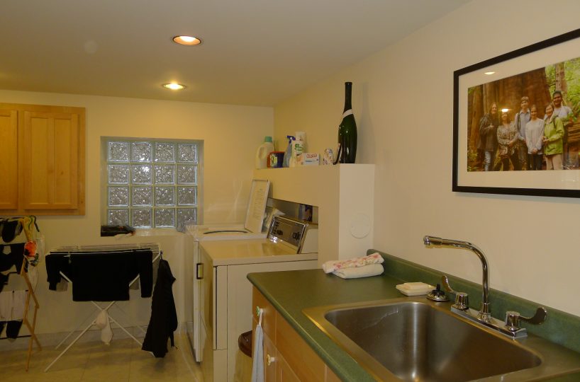 3273 11th Avenue W, Vancouver BC V6K 2M9