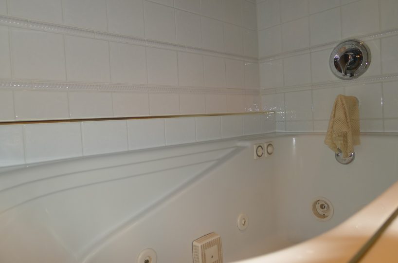 3273 11th Avenue W, Vancouver BC V6K 2M9