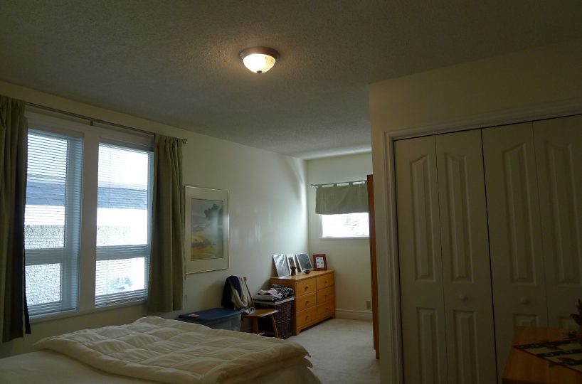 3273 11th Avenue W, Vancouver BC V6K 2M9