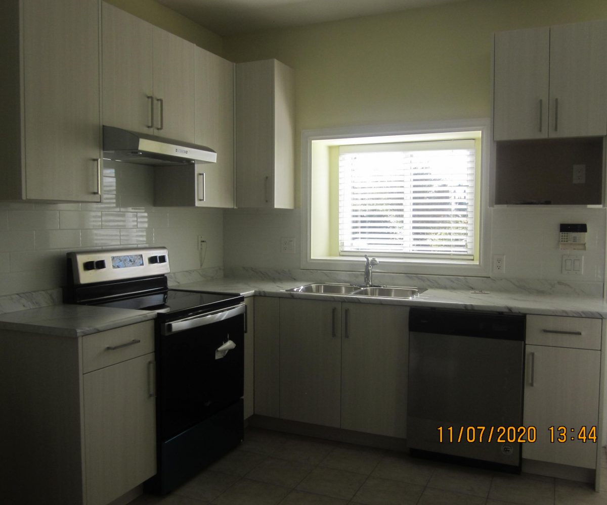 1945 St. Andrews Ave., North Vancouver, BC  V7L 3M1