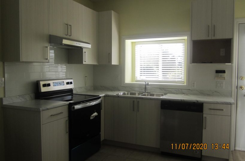1945 St. Andrews Ave., North Vancouver, BC  V7L 3M1