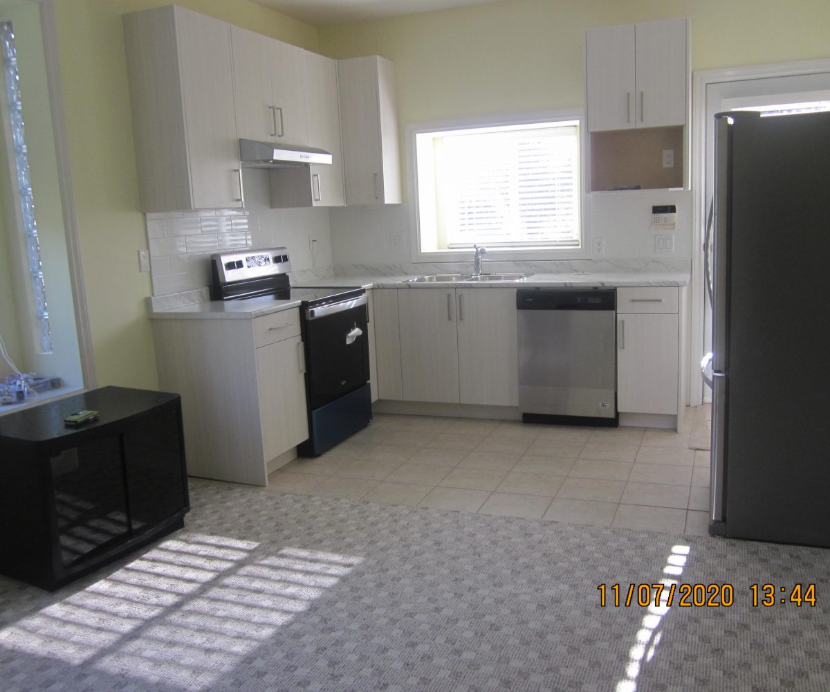 1945 St. Andrews Ave., North Vancouver, BC  V7L 3M1