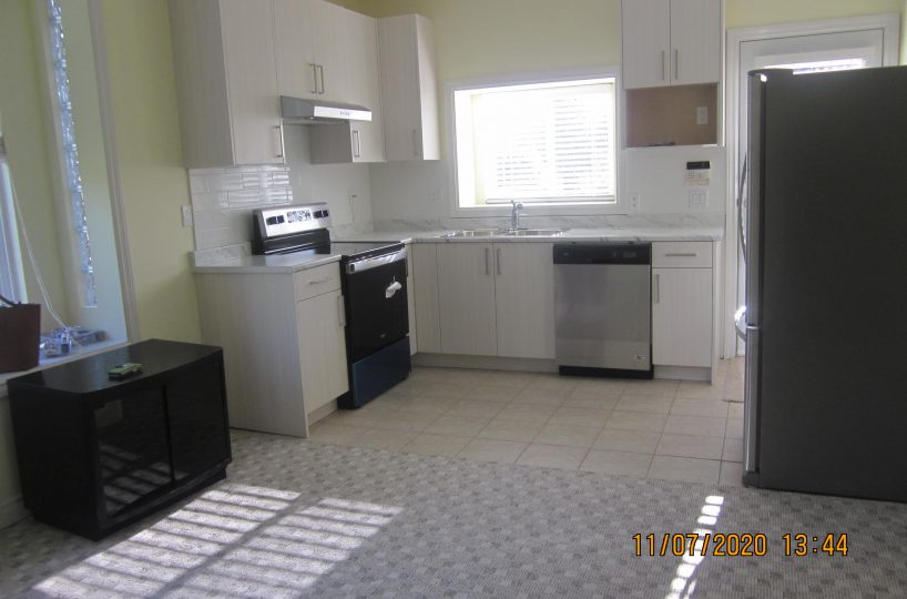 1945 St. Andrews Ave., North Vancouver, BC  V7L 3M1