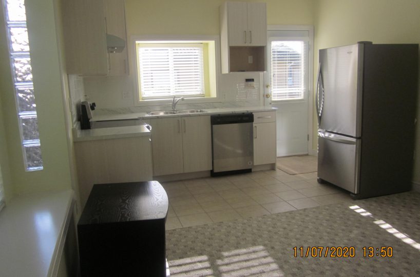 1945 St. Andrews Ave., North Vancouver, BC  V7L 3M1