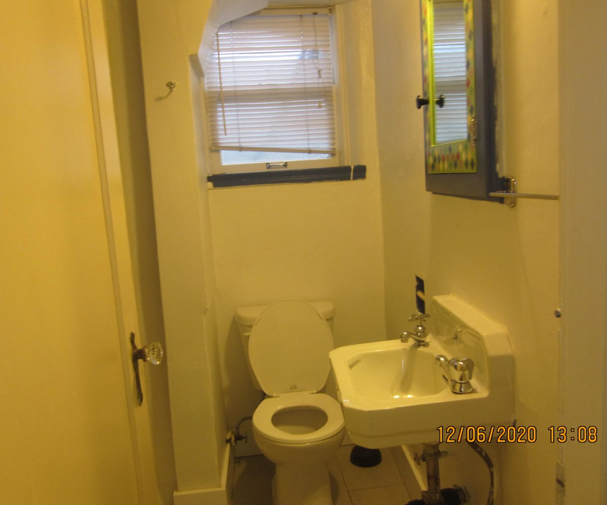 3055 Alberta St., Vancouver, BC V5Y 3M1