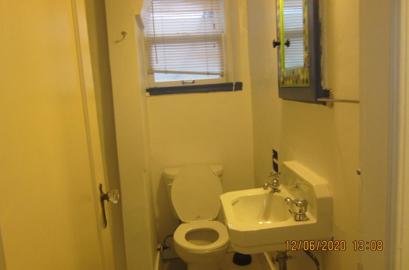 3055 Alberta St., Vancouver, BC V5Y 3M1
