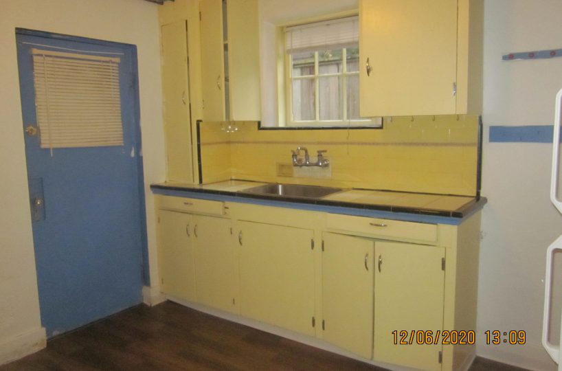 3055 Alberta St., Vancouver, BC V5Y 3M1