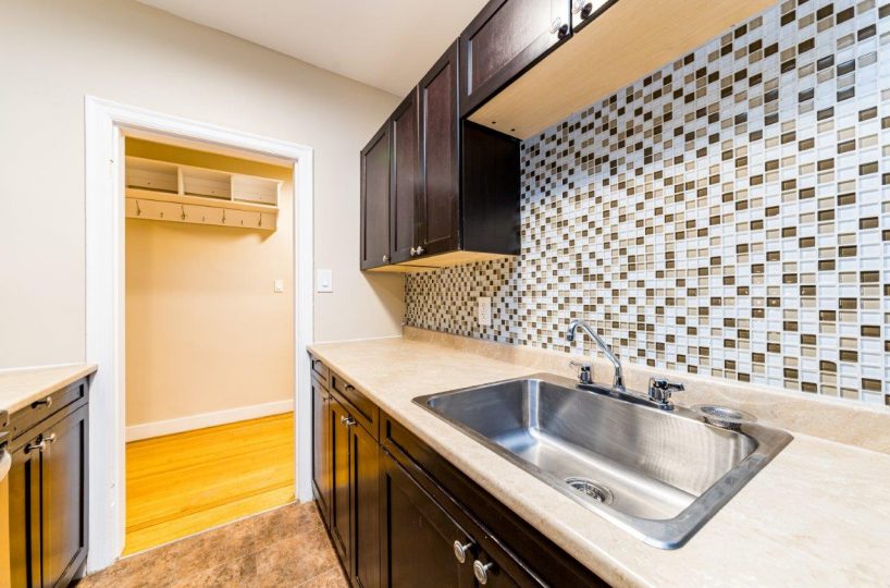 #10 - 1390 West 14th Ave, Vancouver BC V6H 1R1