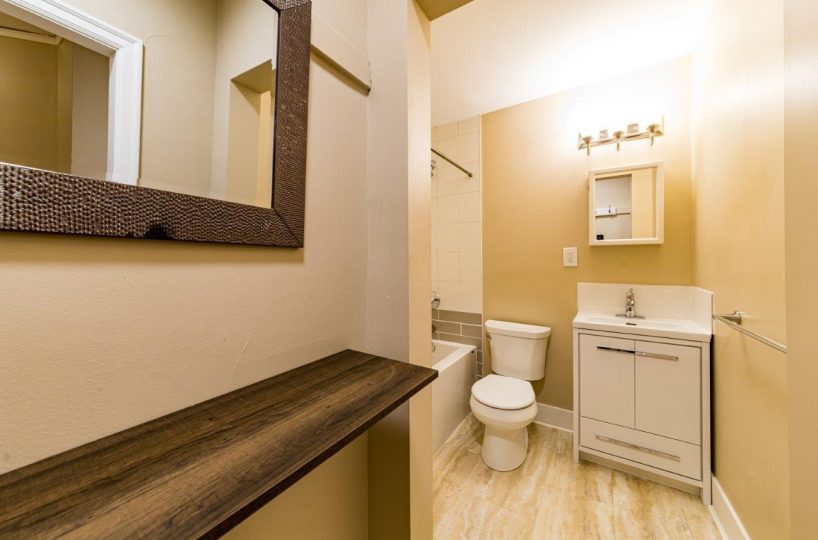 #10 - 1390 West 14th Ave, Vancouver BC V6H 1R1