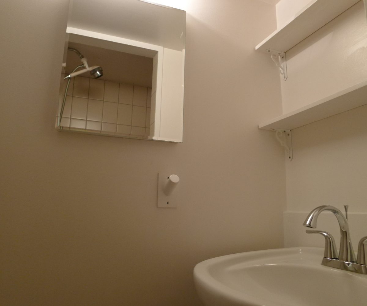 Ground Level - 3273 11th Avenue W, Vancouver BC V6K 2M9