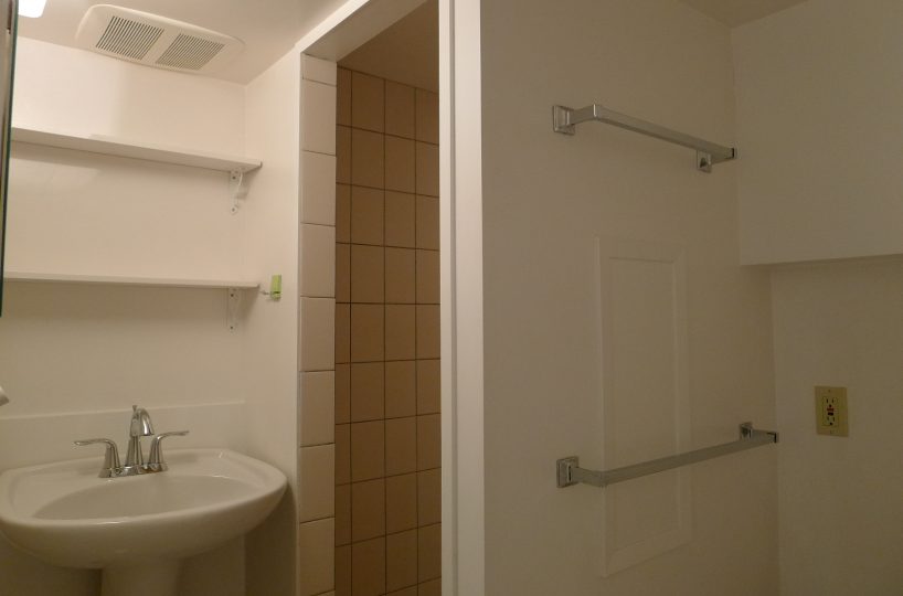 Ground Level - 3273 11th Avenue W, Vancouver BC V6K 2M9