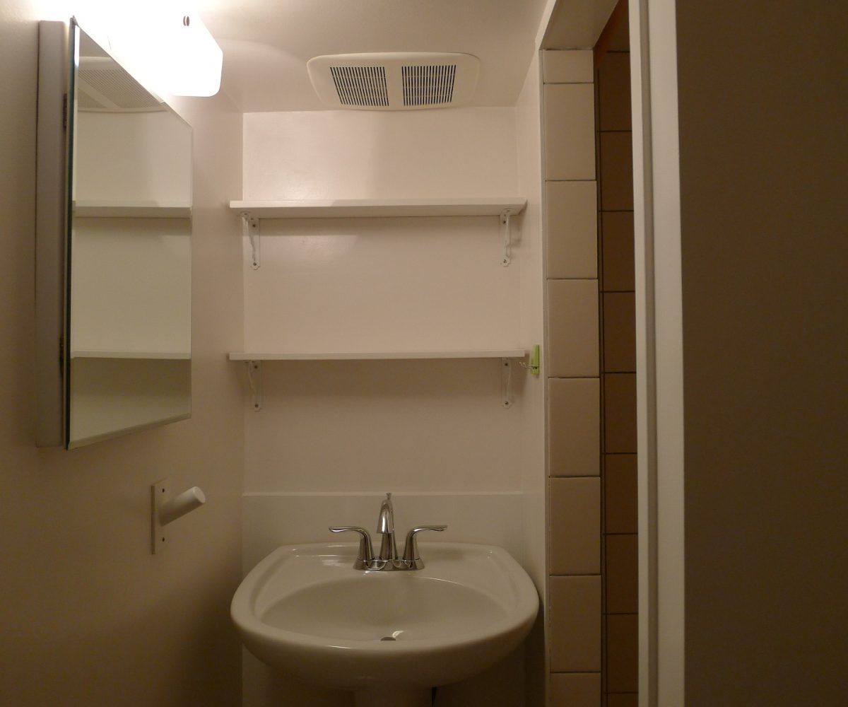Ground Level - 3273 11th Avenue W, Vancouver BC V6K 2M9