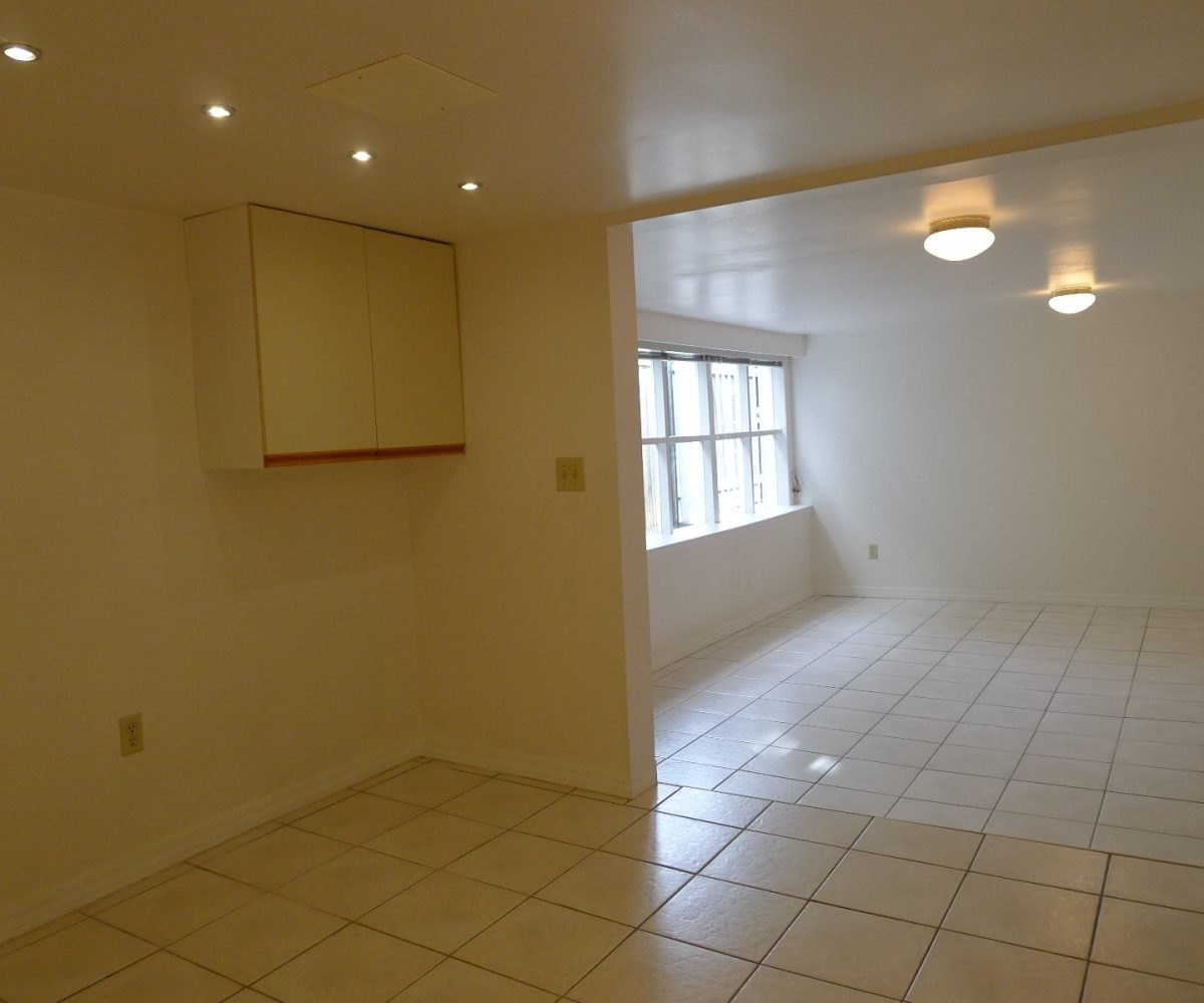 Ground Level - 3273 11th Avenue W, Vancouver BC V6K 2M9
