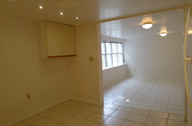 Ground Level - 3273 11th Avenue W, Vancouver BC V6K 2M9