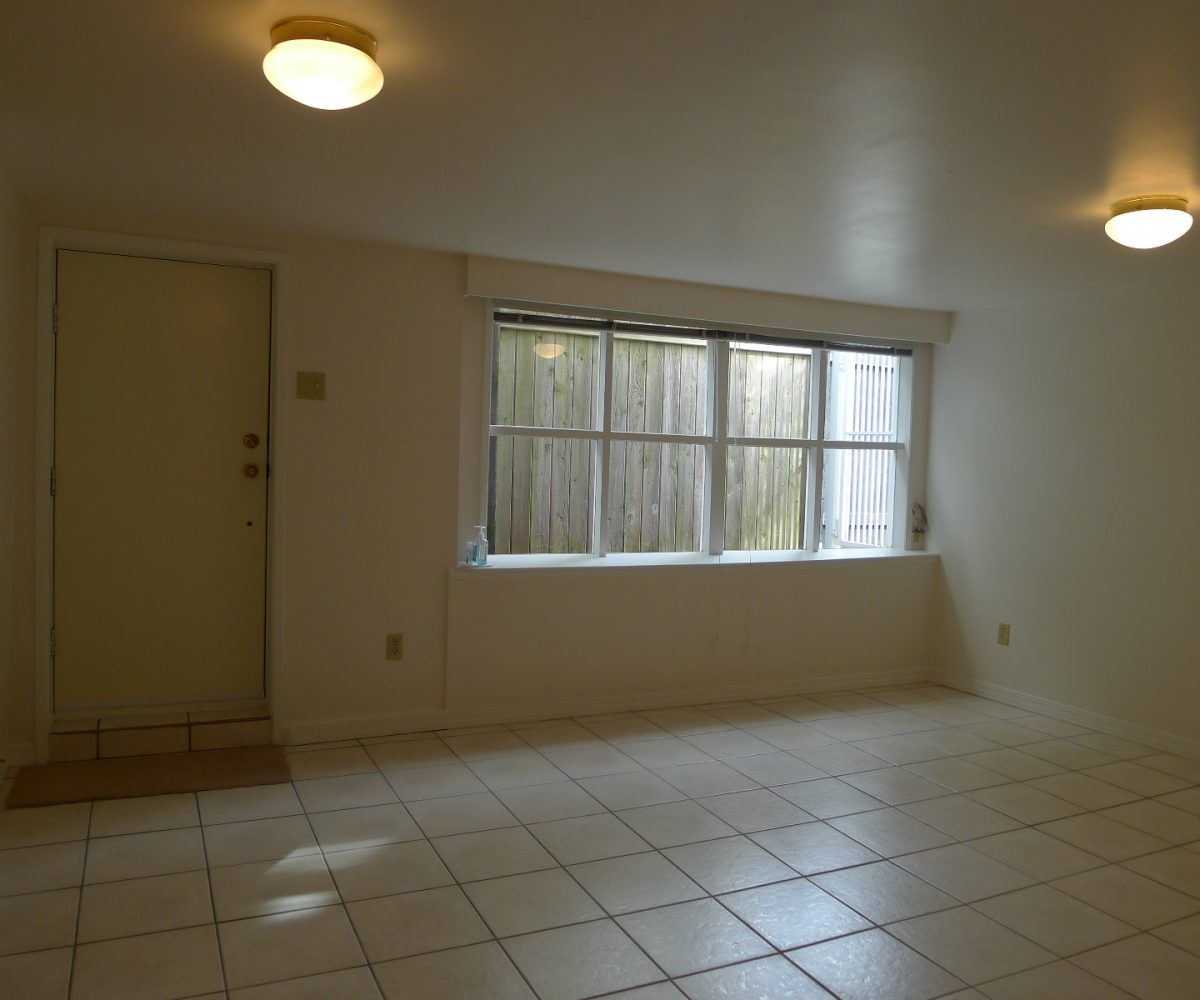 Ground Level - 3273 11th Avenue W, Vancouver BC V6K 2M9