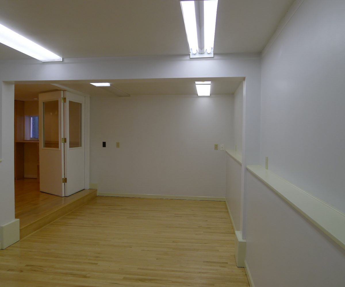 Ground Level - 3273 11th Avenue W, Vancouver BC V6K 2M9