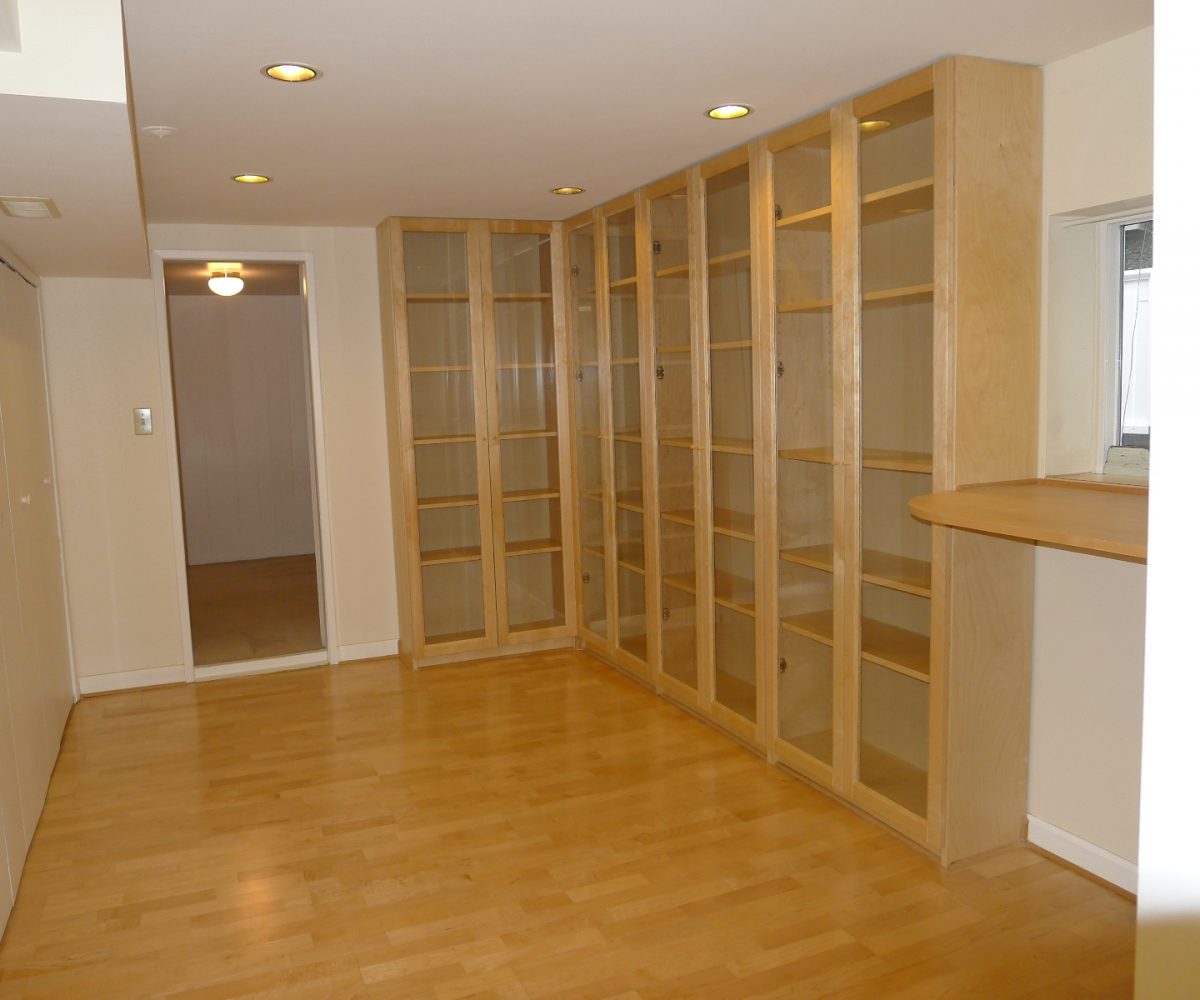 Ground Level - 3273 11th Avenue W, Vancouver BC V6K 2M9