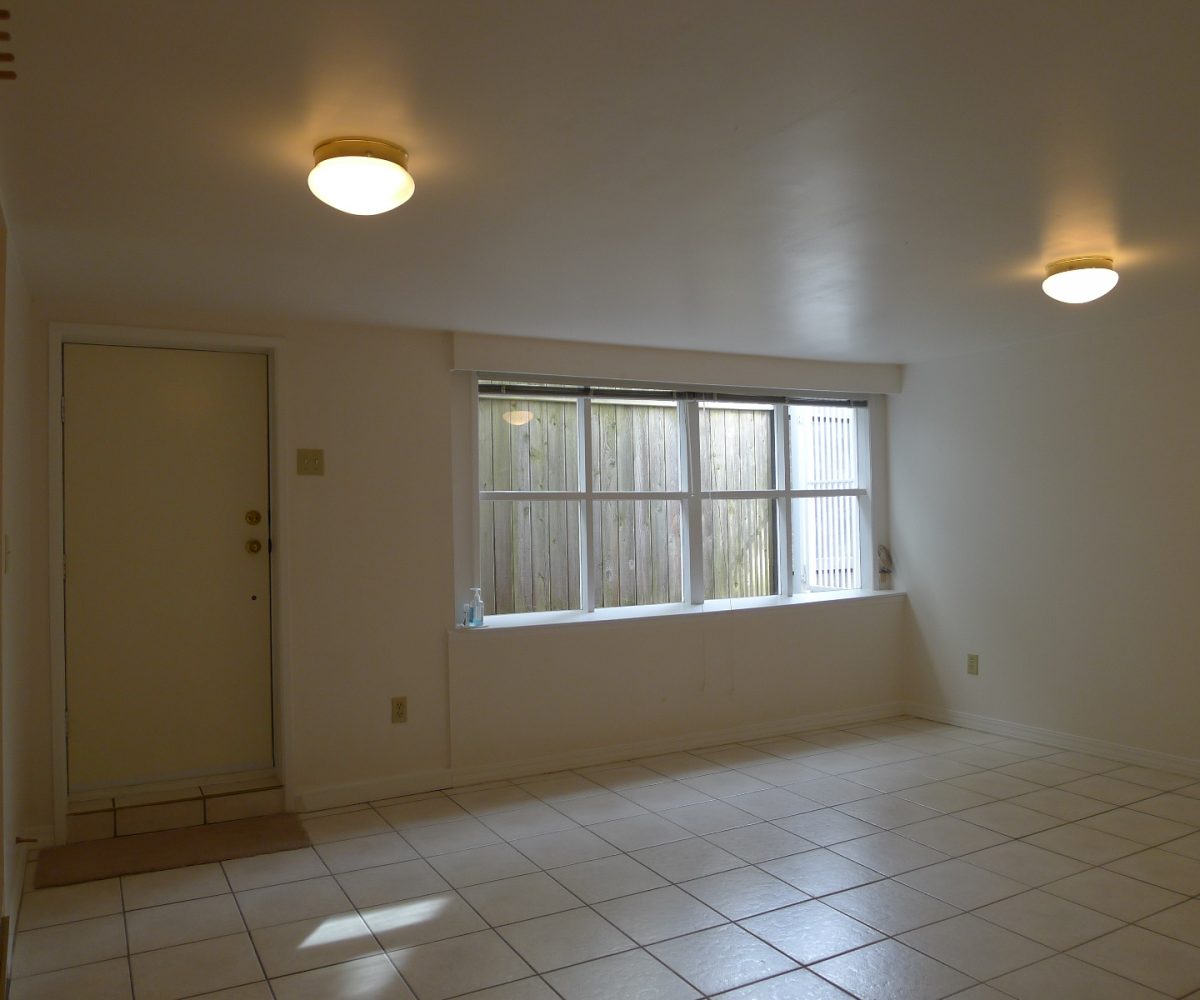 Ground Level - 3273 11th Avenue W, Vancouver BC V6K 2M9