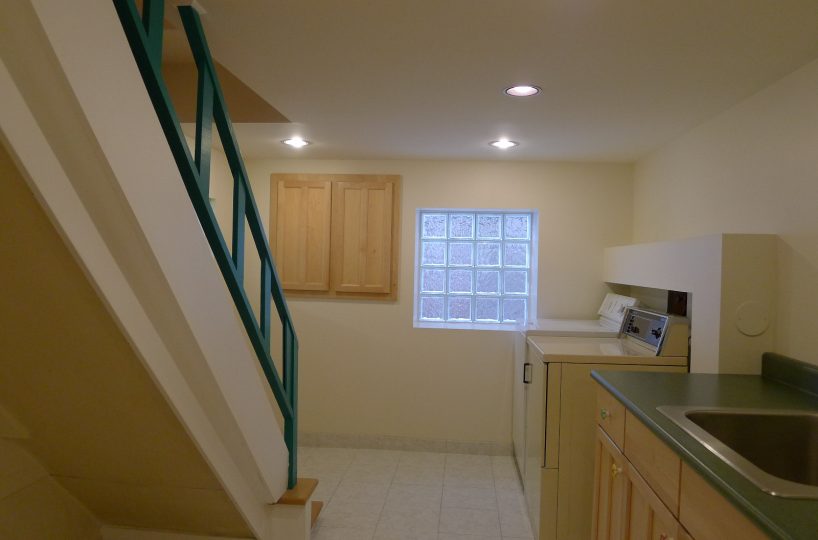 Ground Level - 3273 11th Avenue W, Vancouver BC V6K 2M9