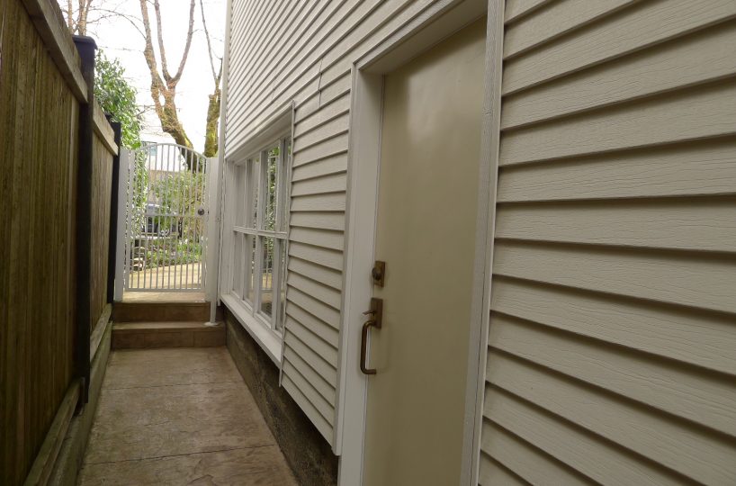 Ground Level - 3273 11th Avenue W, Vancouver BC V6K 2M9