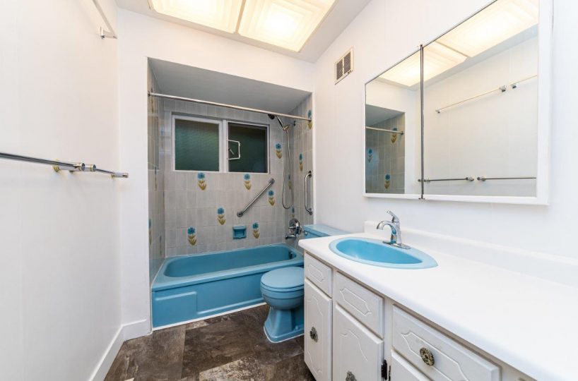 5038 Shirley Ave, North Vancouver, BC, V7R 3W6