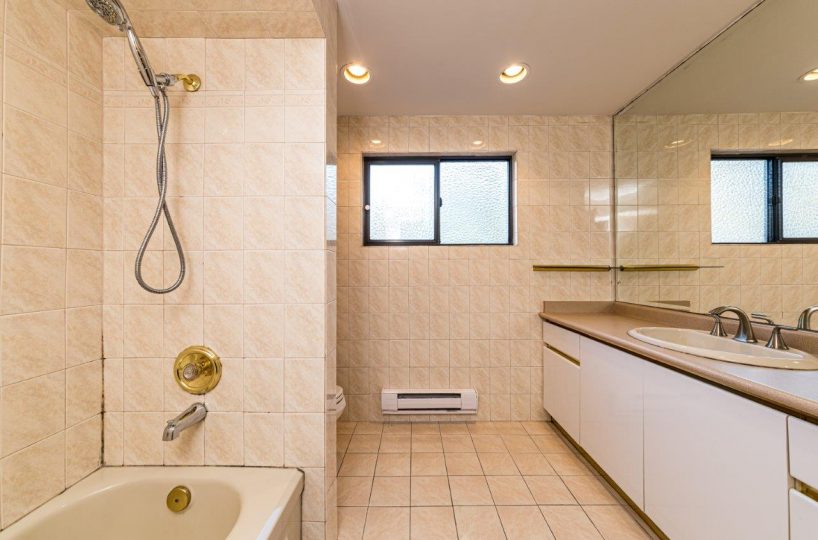 712 Anderson Crescent (Main Residence), West Vancouver, BC V7T 1S5