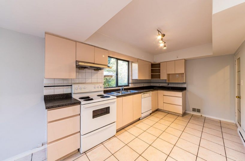 712 Anderson Crescent (Main Residence), West Vancouver, BC V7T 1S5