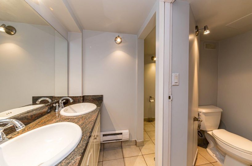 712 Anderson Crescent (Main Residence), West Vancouver, BC V7T 1S5