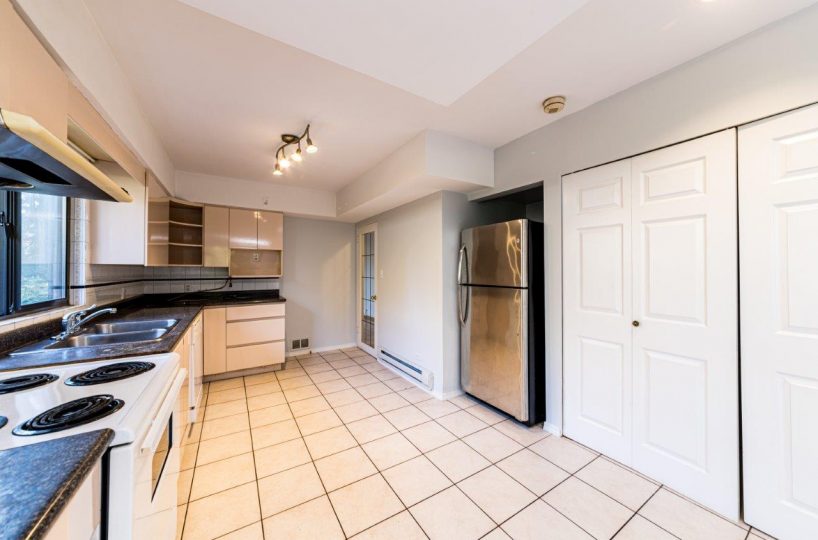 712 Anderson Crescent (Main Residence), West Vancouver, BC V7T 1S5