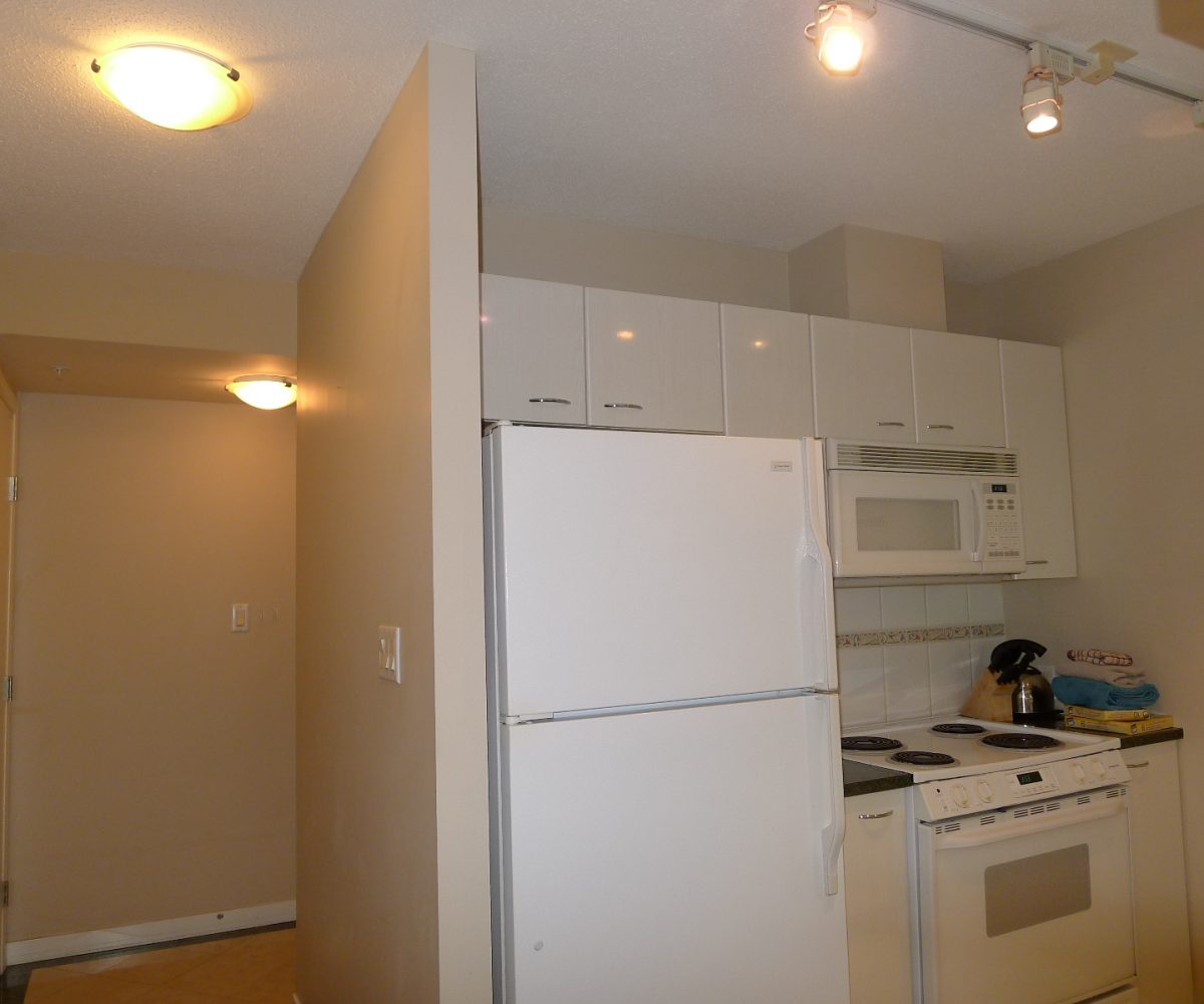 #907 – 1367 Alberni Street, Vancouver BC V6E 4R9