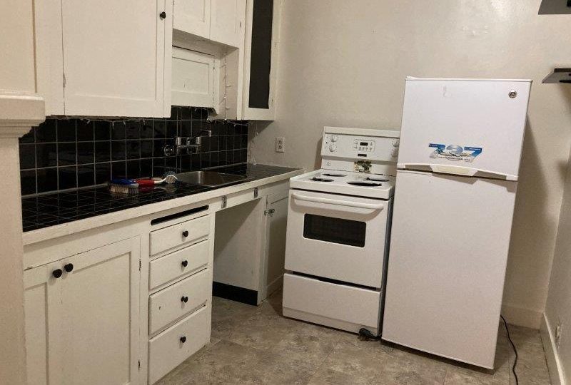 #3 – 1519 Beach Avenue, Vancouver BC V6G 1Y5