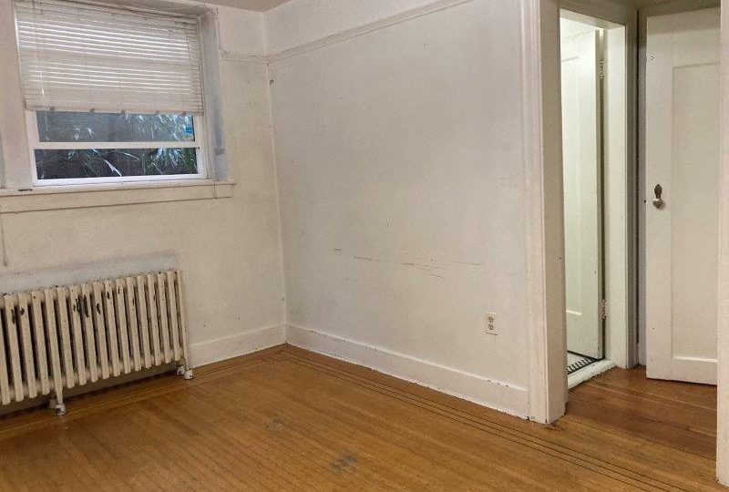 #3 – 1519 Beach Avenue, Vancouver BC V6G 1Y5
