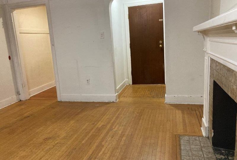 #3 – 1519 Beach Avenue, Vancouver BC V6G 1Y5