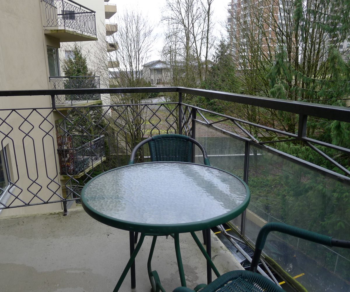 #305 – 1930 Marine Drive, West Vancouver V7V 1J8