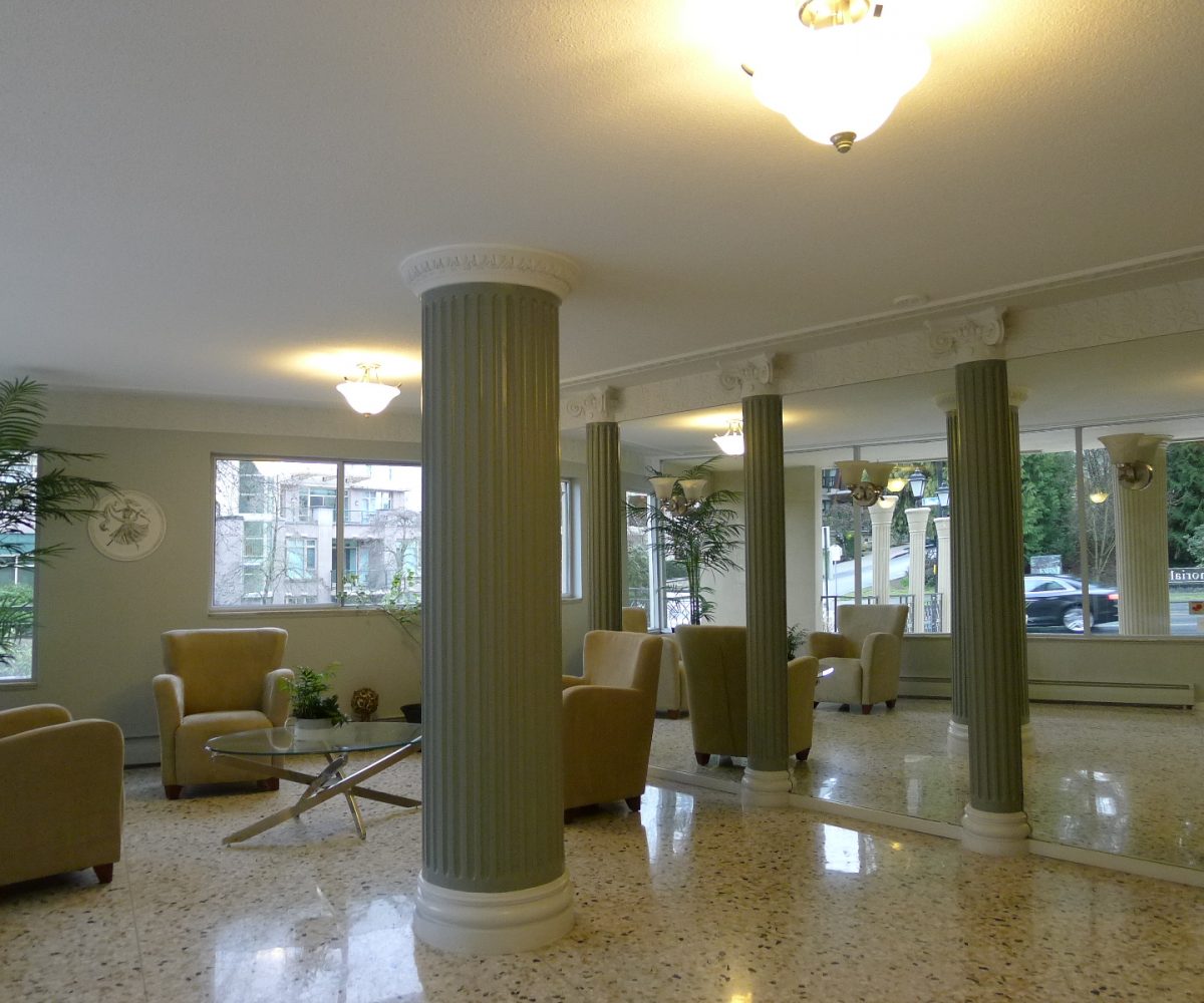 #305 – 1930 Marine Drive, West Vancouver V7V 1J8