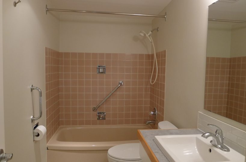 #305 – 1930 Marine Drive, West Vancouver V7V 1J8