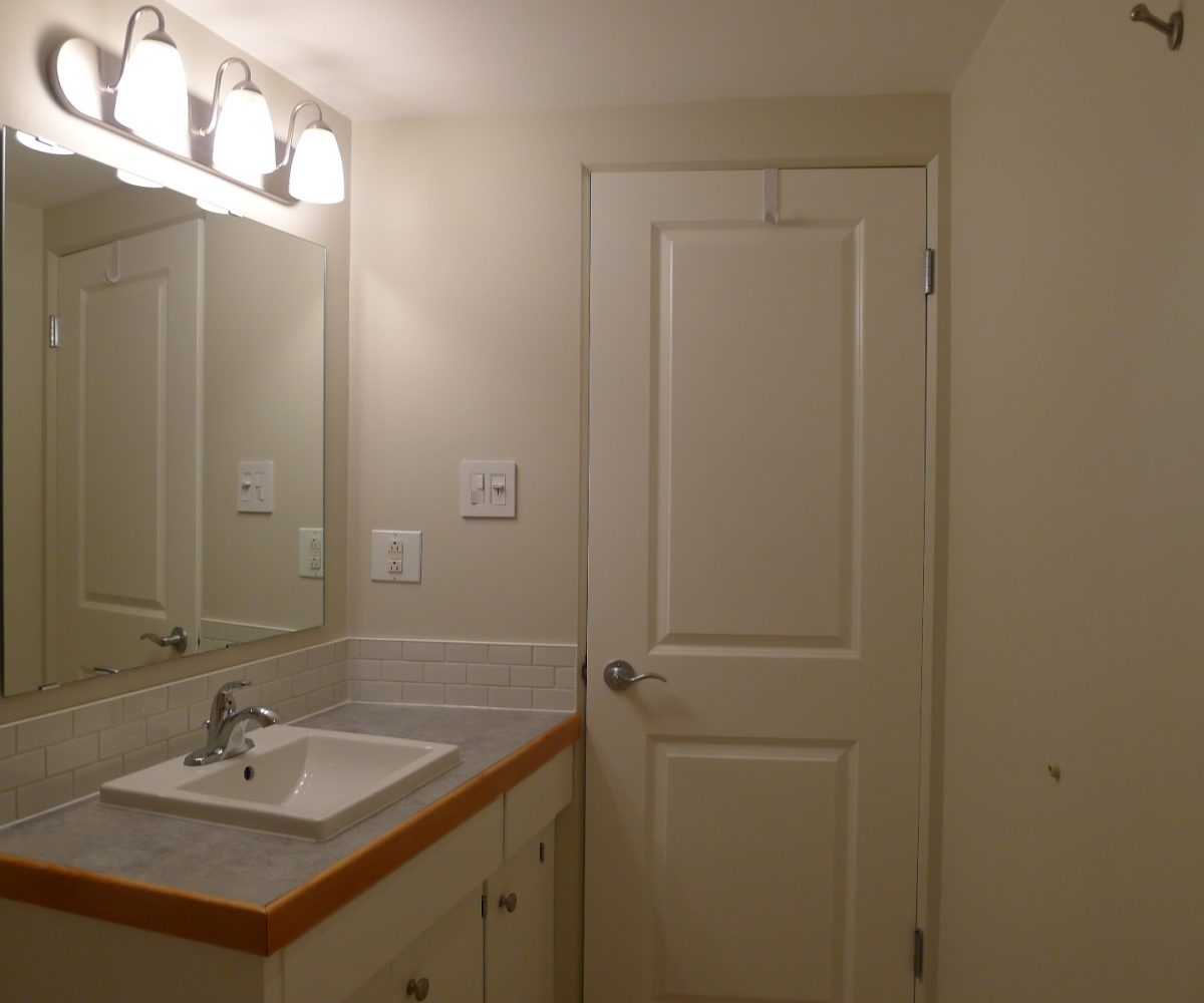 #305 – 1930 Marine Drive, West Vancouver V7V 1J8