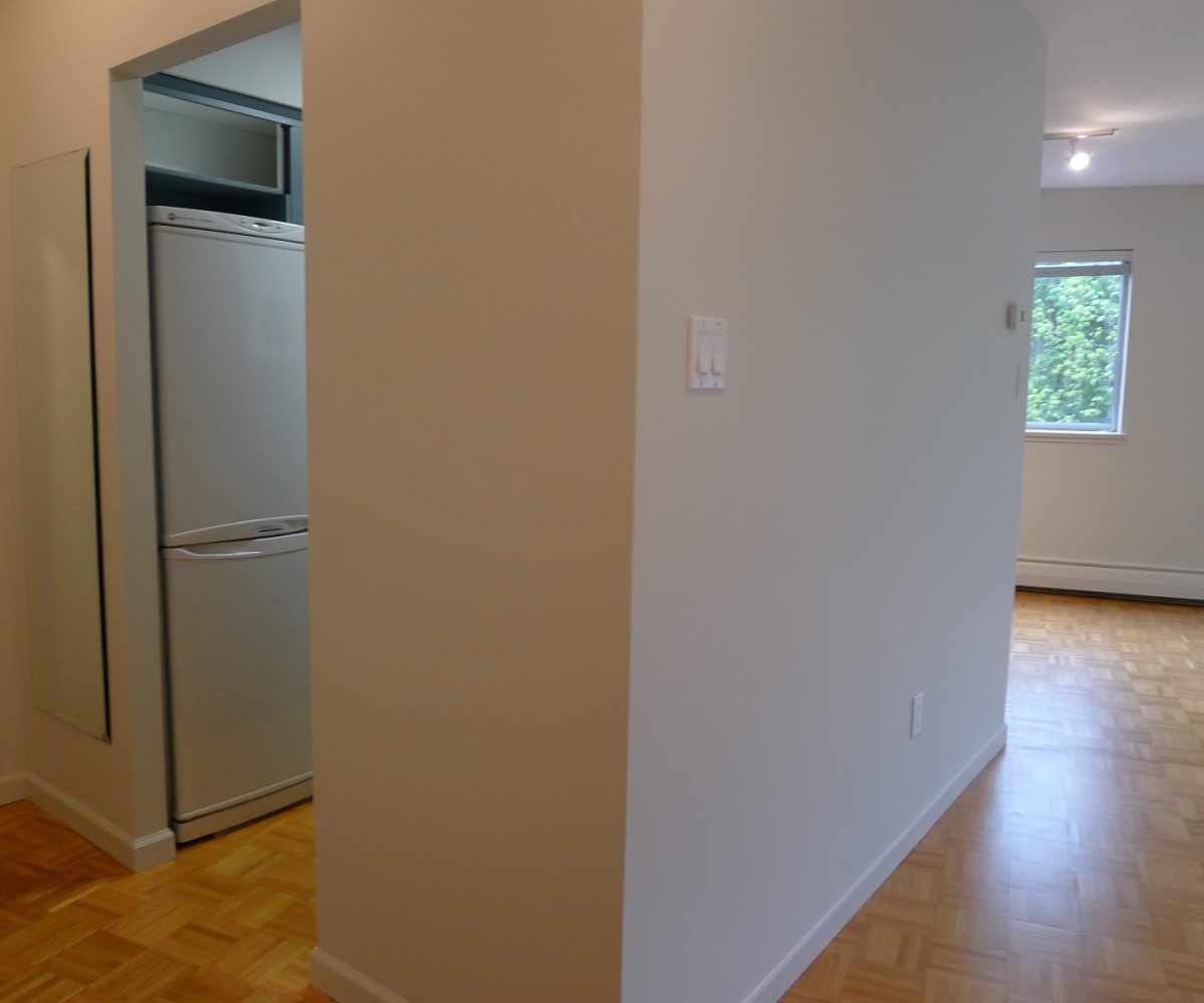 #305 – 1930 Marine Drive, West Vancouver V7V 1J8
