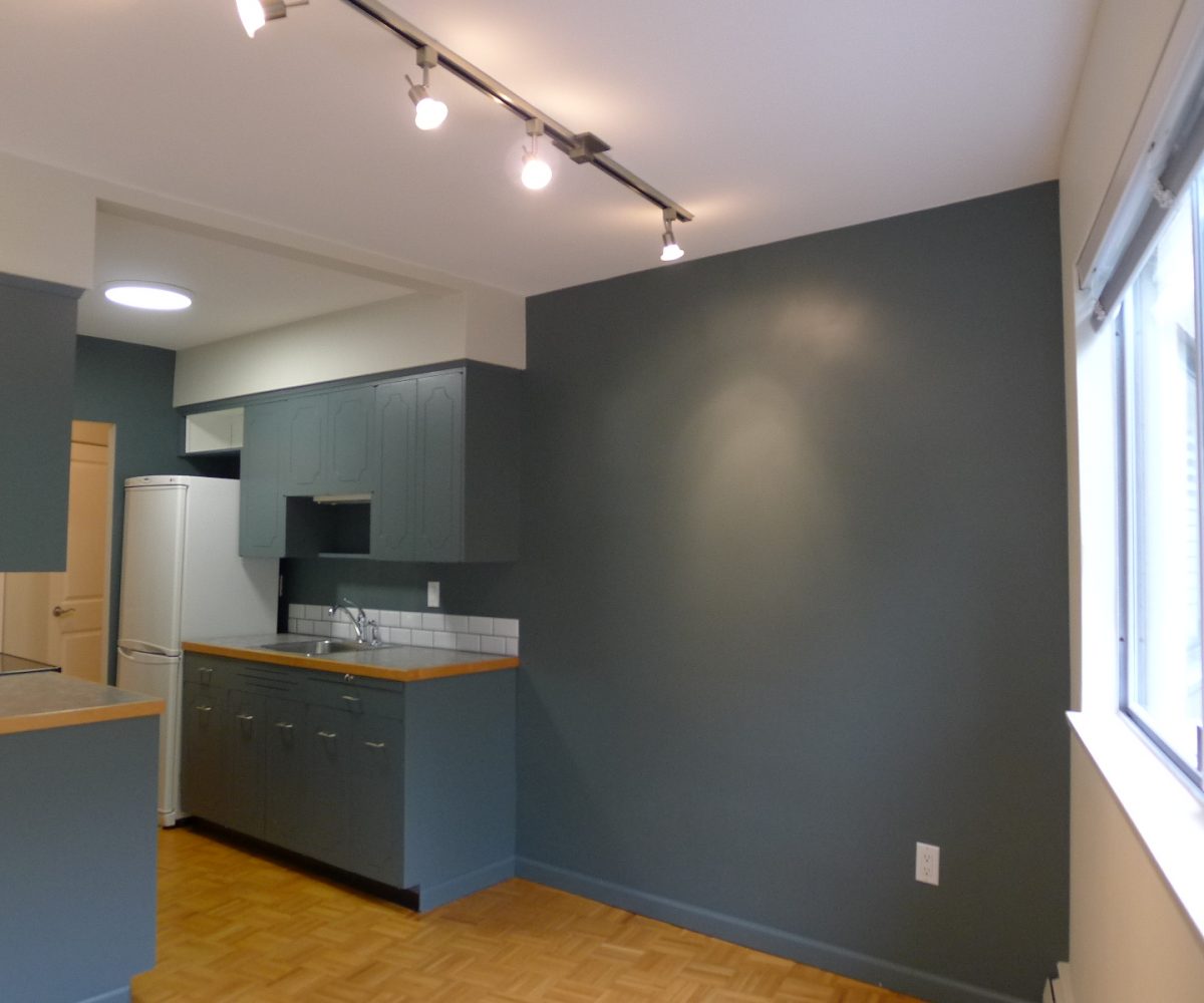 #305 – 1930 Marine Drive, West Vancouver V7V 1J8