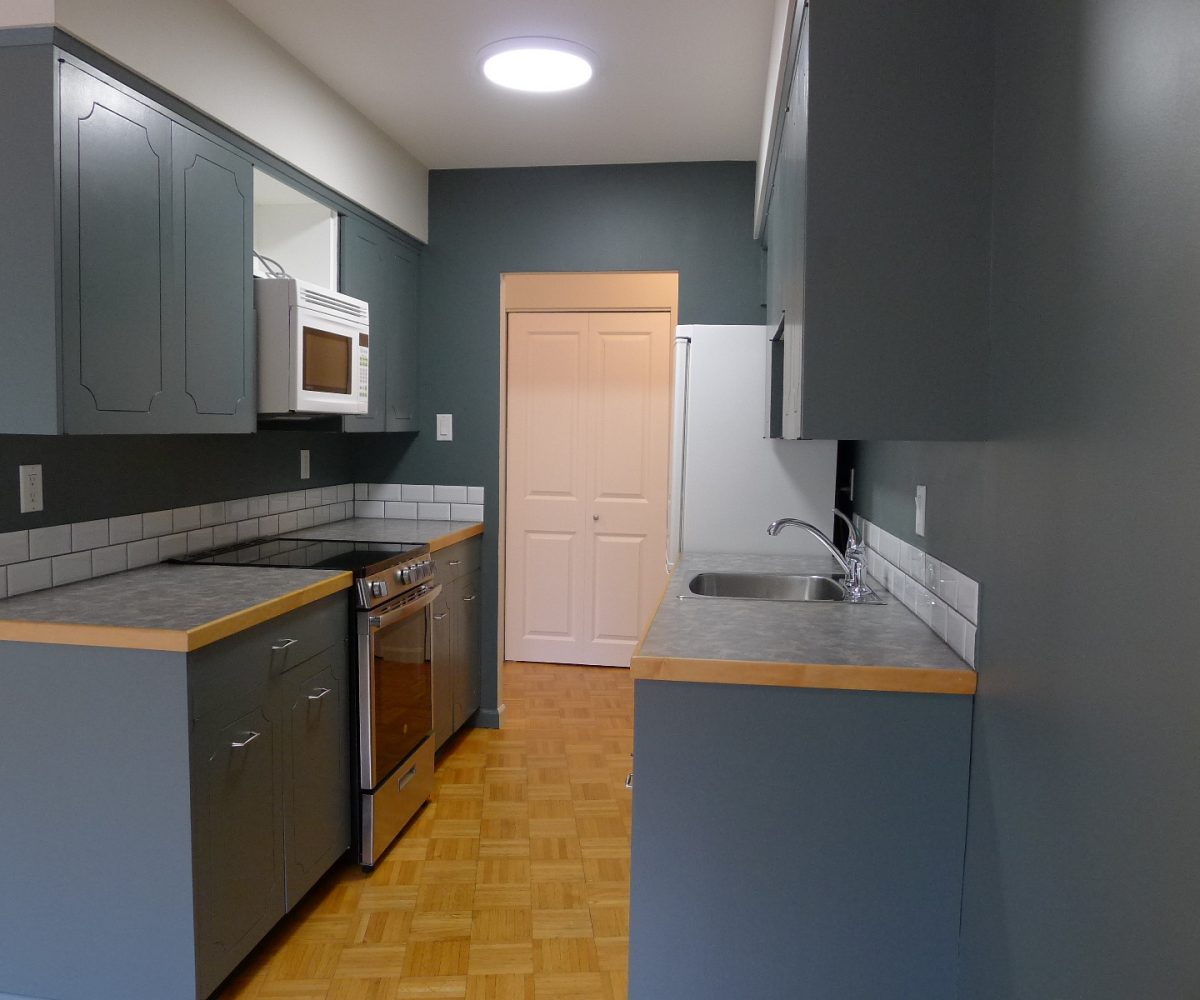 #305 – 1930 Marine Drive, West Vancouver V7V 1J8