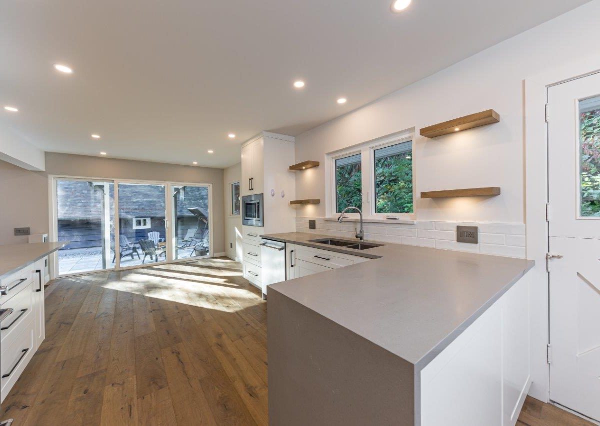 287 Rabbit Lane, West Vancouver, BC V7S 1J1