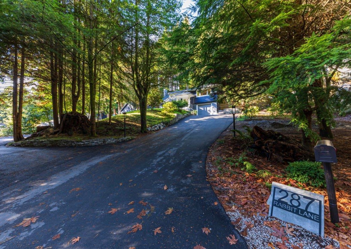 287 Rabbit Lane, West Vancouver, BC V7S 1J1
