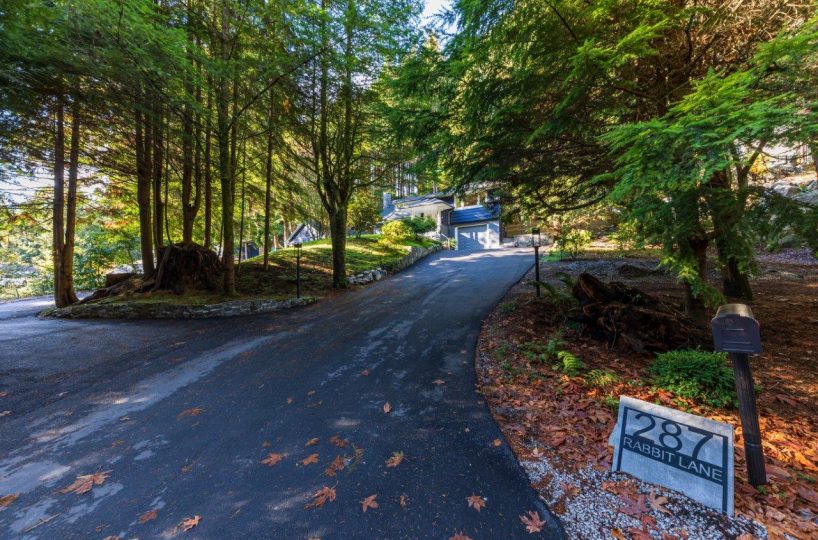 287 Rabbit Lane, West Vancouver, BC V7S 1J1
