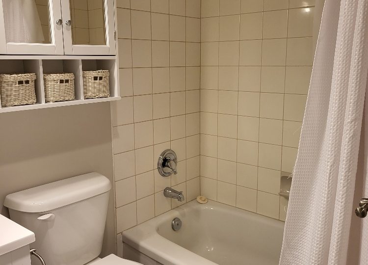 1706-2016 Fullerton Ave., North Vancouver, BC V7P 3E6