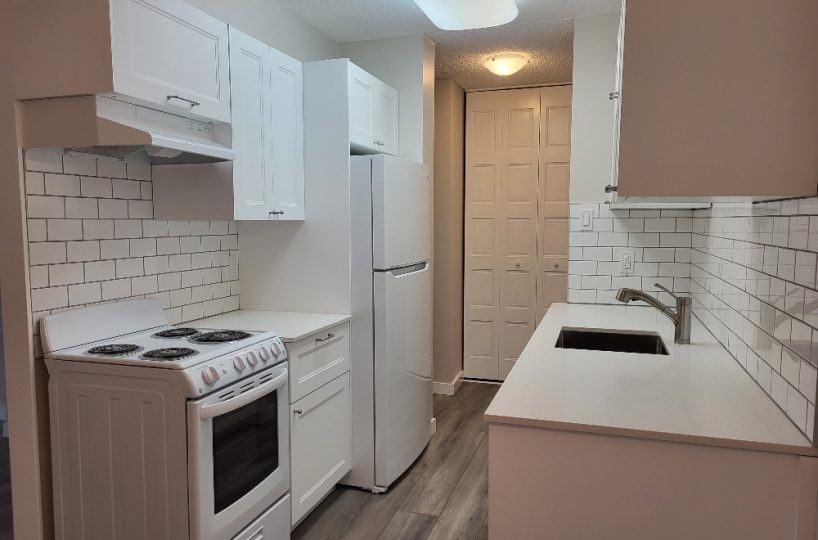 1706-2016 Fullerton Ave., North Vancouver, BC V7P 3E6