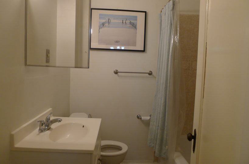 #303 – 2191 West 1st Avenue, Vancouver BC V6K 1E7