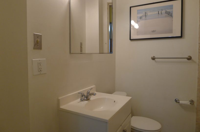#303 – 2191 West 1st Avenue, Vancouver BC V6K 1E7